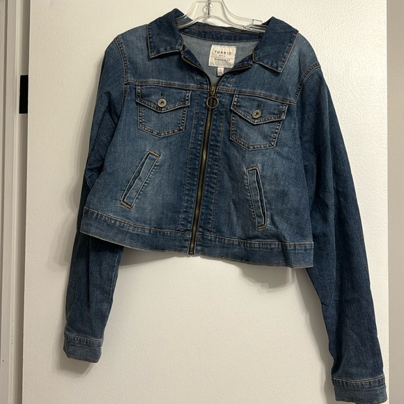 Jean jacket - Picture 1 of 1